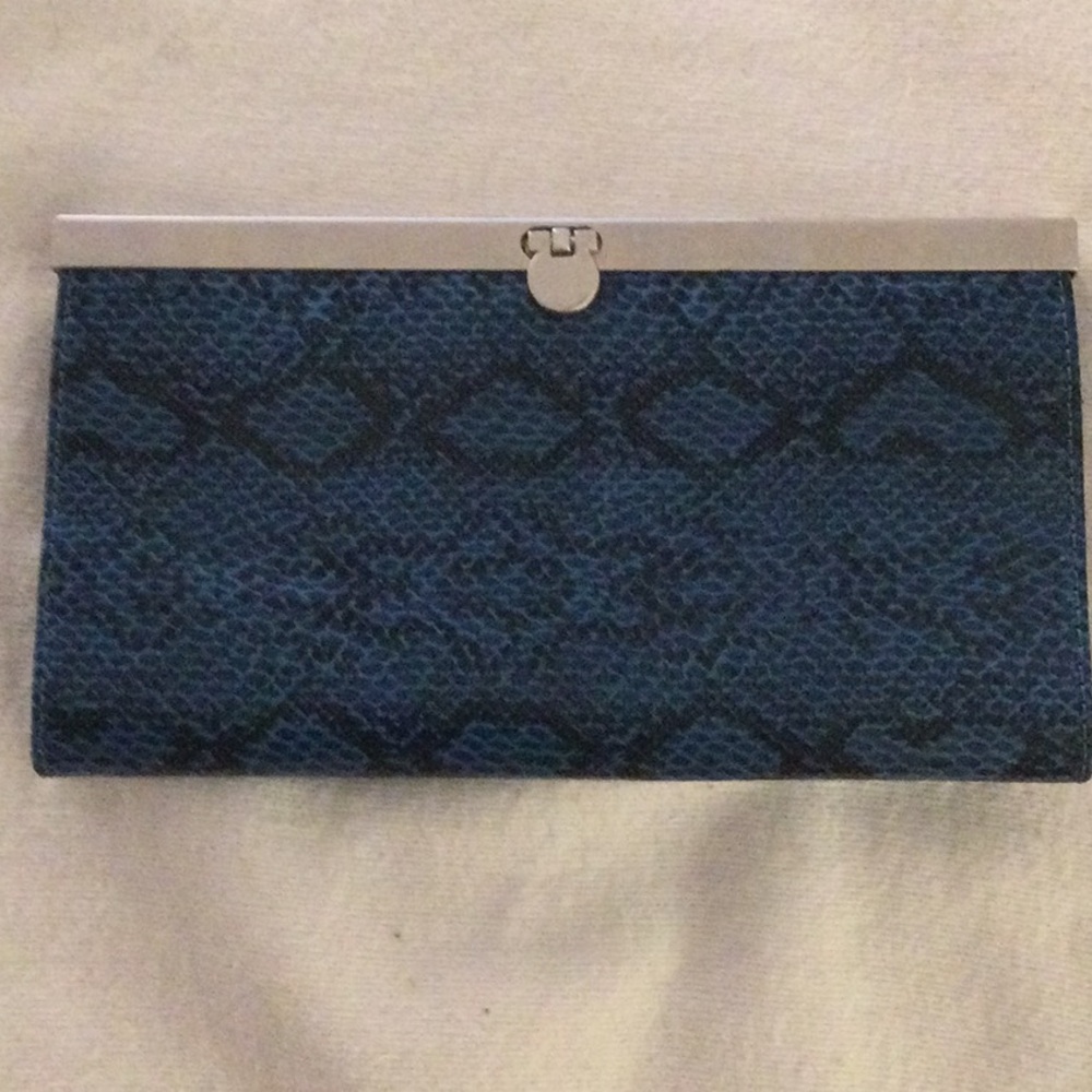 Gina Concepts Women’s Wallet Faux Teal Snake Skin